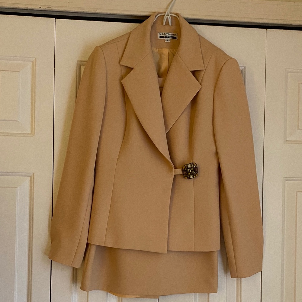 Elegant Tan/Yellow Blazer Skirt Suit